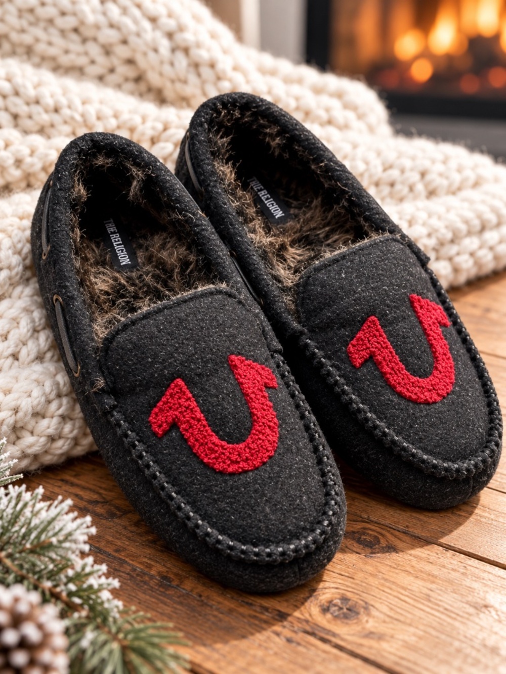 True Religion Men's Moccasin Slippers Black Faux Fur Lined Red Logo Size M 9-10